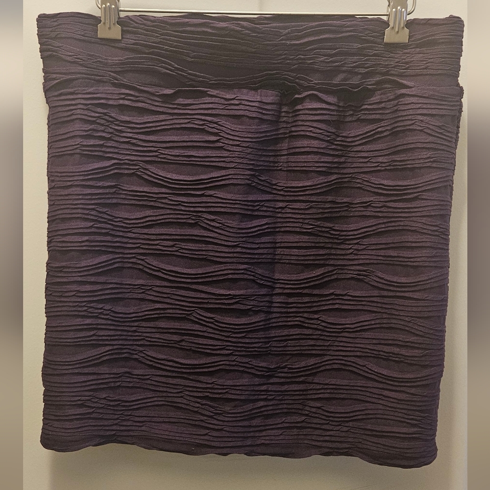 🆕 RARE 2B bebe Deep Purple Wavy Lined Large Skirt